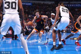 的表现一直 的表现一直