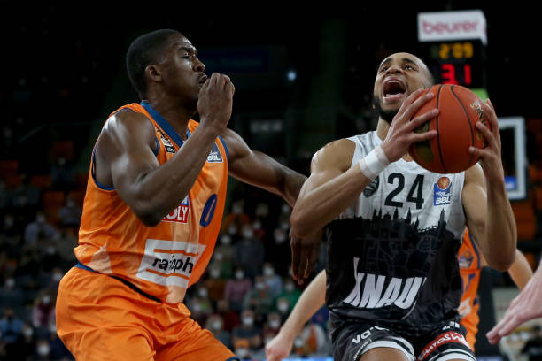 比赛一开始 比赛一开始