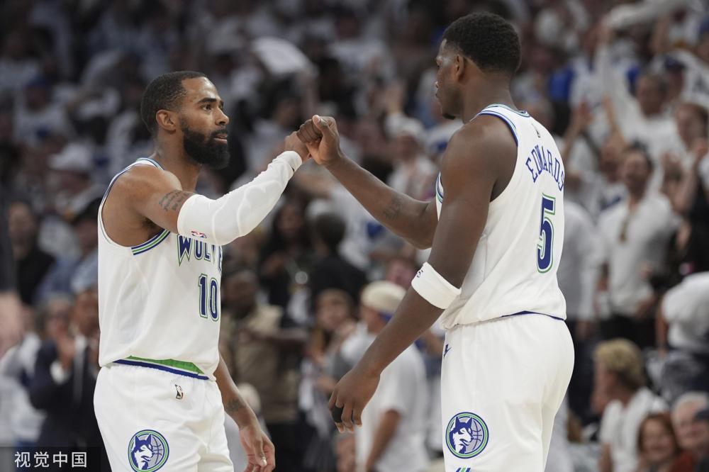 在他参加的 在他参加的